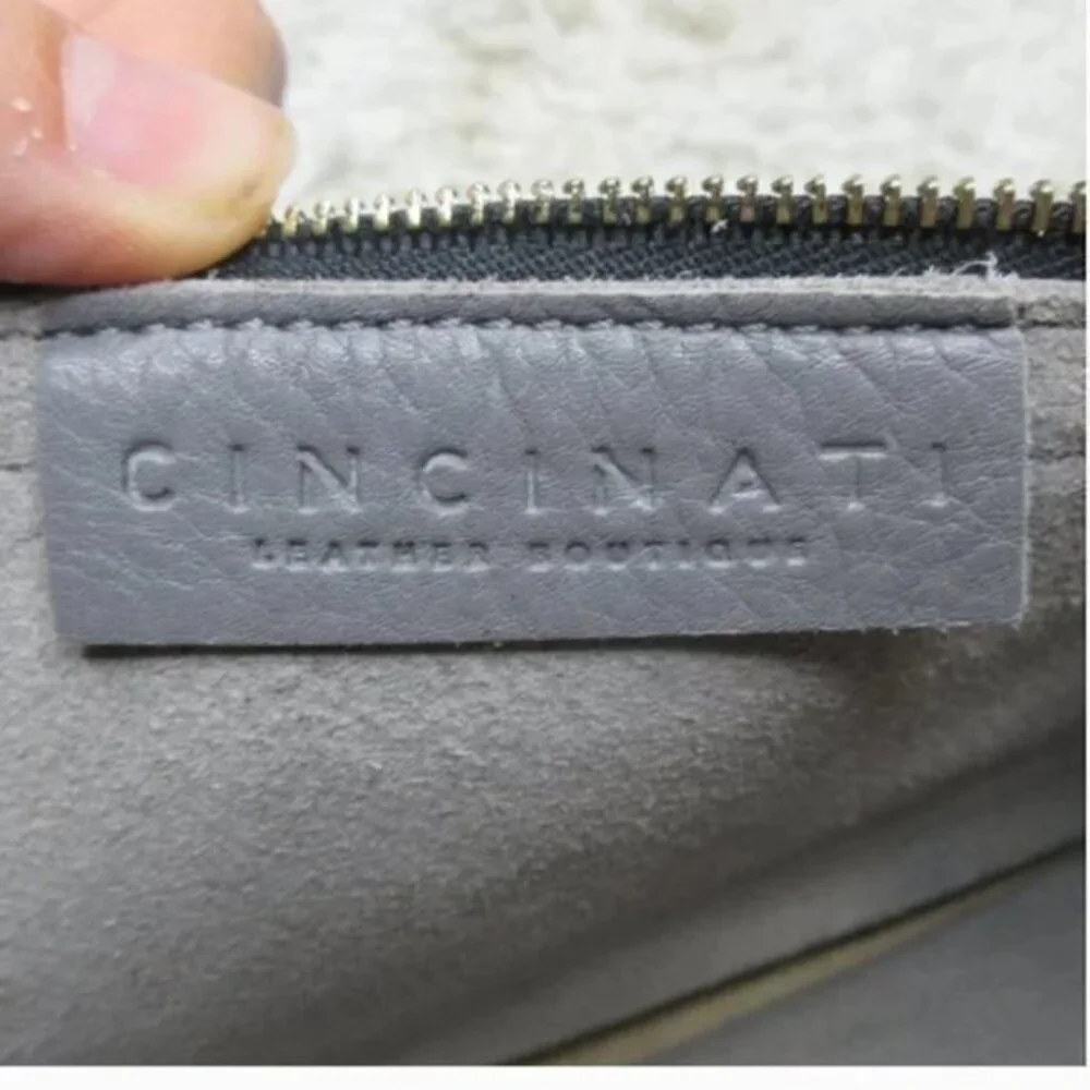 Cincinati leather boutique clutch/ make up bag‎